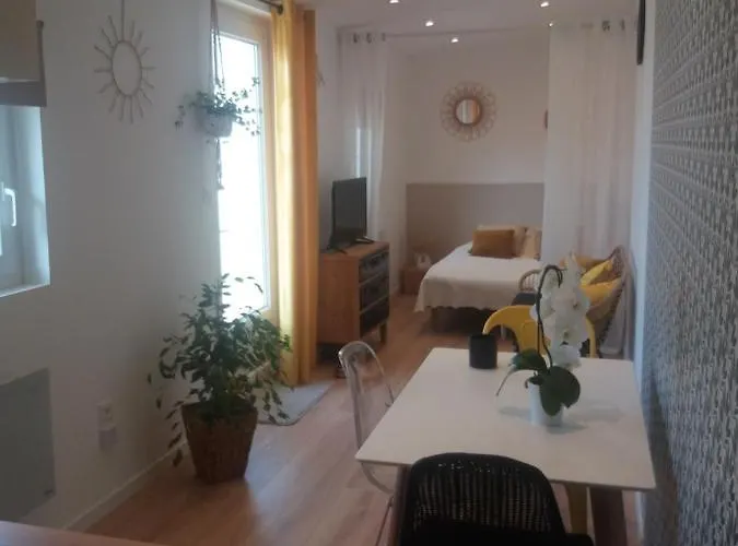 Studio neuf dans propriété au bord de la mer